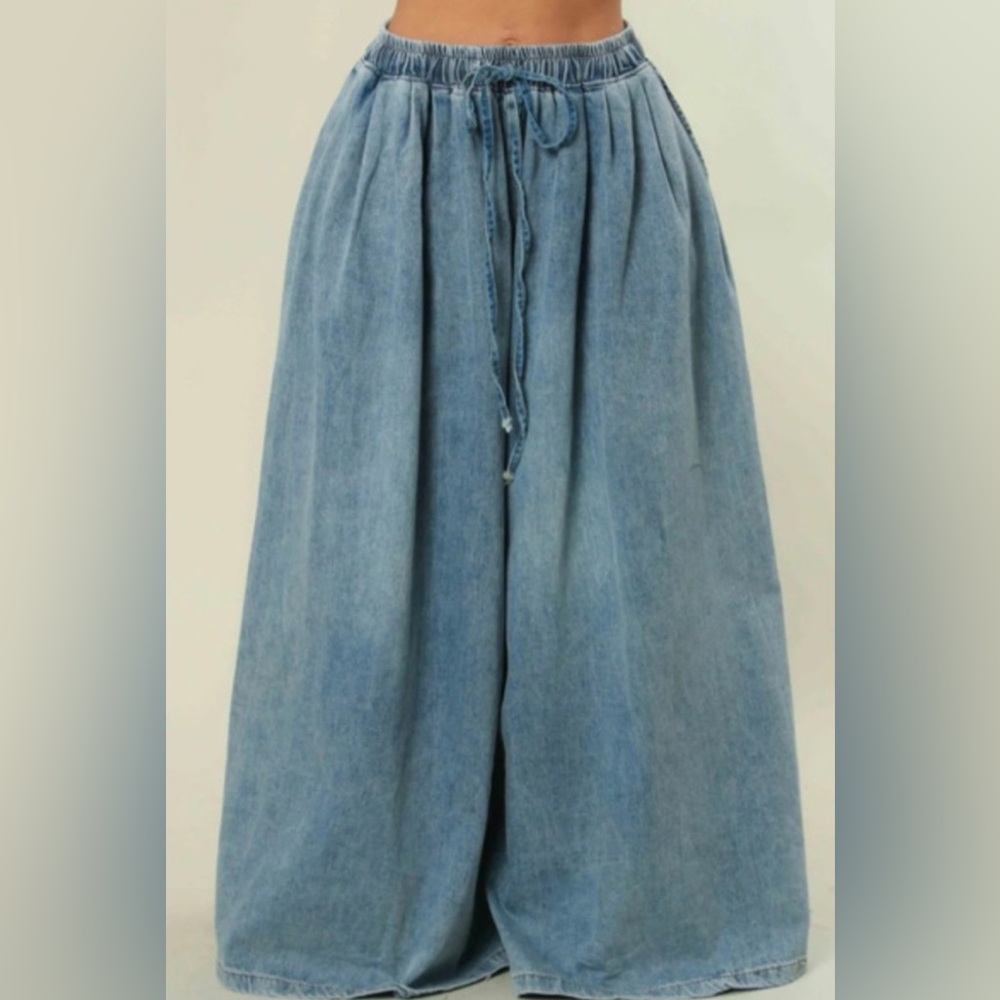 Women's Wide-Leg Blue Jeans